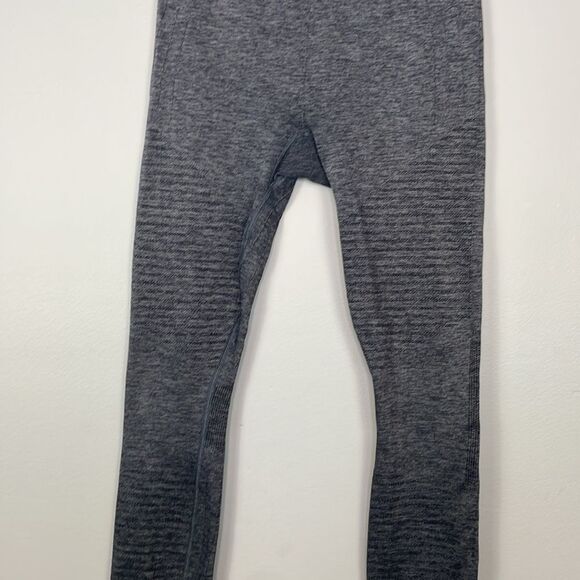 Athleta Seamless Training Compression Tights. Dark Grey. Size Medium. - Picture 3 of 11
